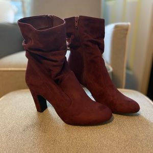 EXCELLENT condition Slouchy Booties